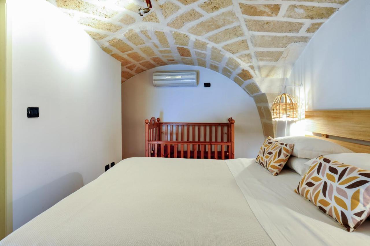 Castriota 19 - Jacuzzi Apartment Sit Лече Екстериор снимка